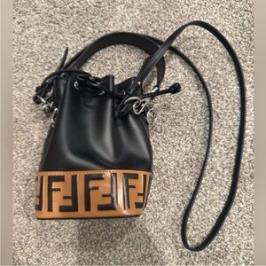 Small bucket bag purse and card holder set NEW